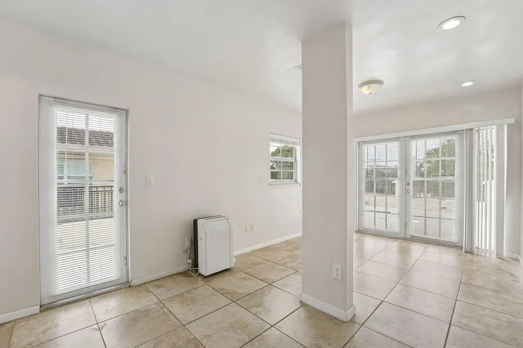 819 SW 7th Avenue Fort Lauderdale FL 33315