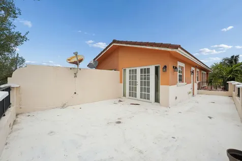 819 SW 7th Avenue Fort Lauderdale FL 33315