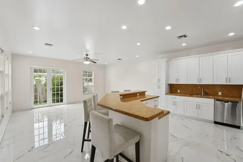 819 SW 7th Avenue Fort Lauderdale FL 33315