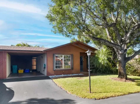 517 SE 27th Terrace Boynton Beach FL 33435