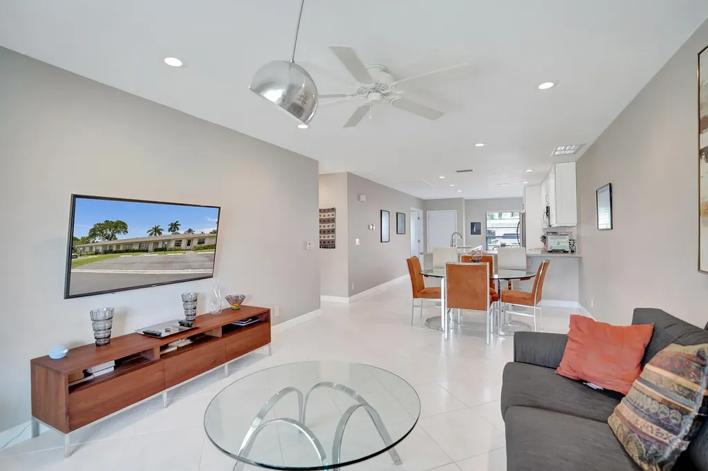 8620 Chevy Chase Drive Boca Raton FL 33433