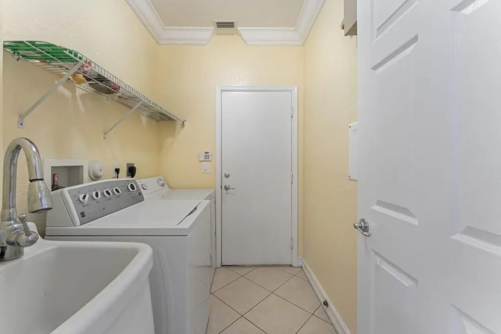 8492 Breezy Oak Way Boynton Beach FL 33473