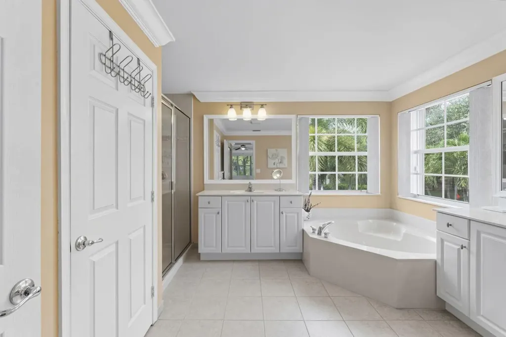 8492 Breezy Oak Way Boynton Beach FL 33473