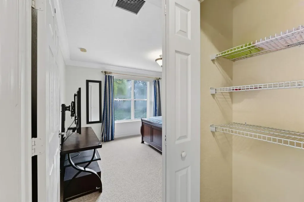 8492 Breezy Oak Way Boynton Beach FL 33473