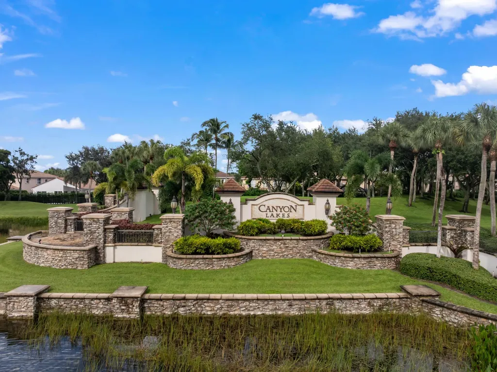 8492 Breezy Oak Way Boynton Beach FL 33473