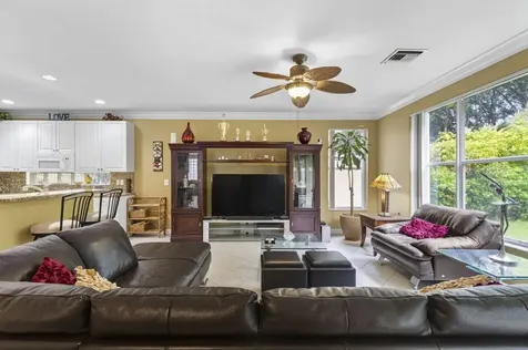 8492 Breezy Oak Way Boynton Beach FL 33473