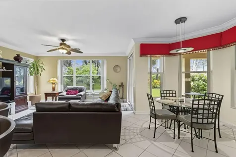 8492 Breezy Oak Way Boynton Beach FL 33473