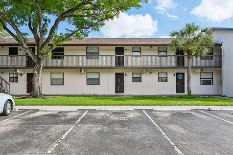 6001 Shakerwood Circle Tamarac FL 33319