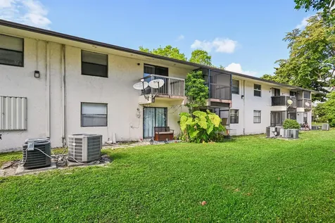 6001 Shakerwood Circle Tamarac FL 33319