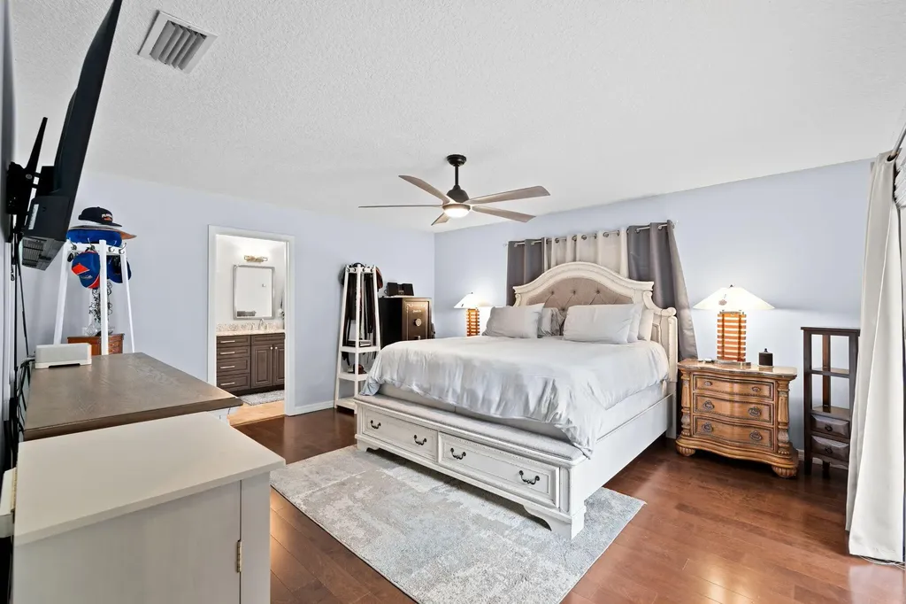 21 Whispering Oaks Circle West Palm Beach FL 33411