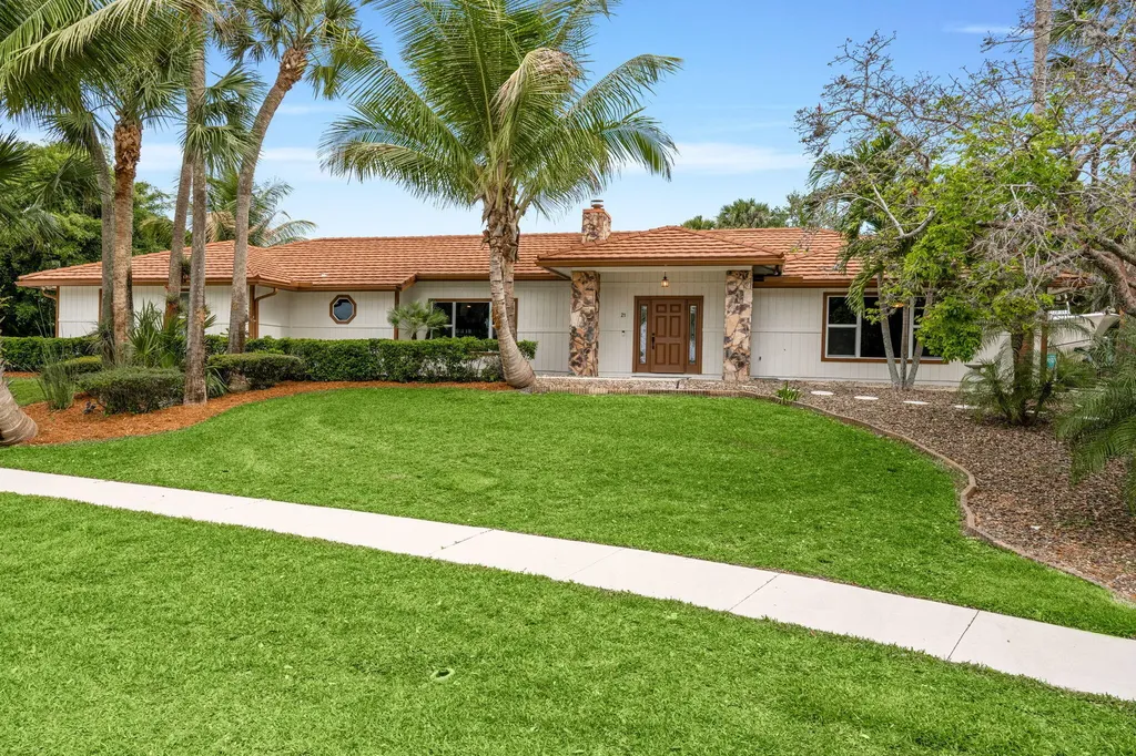 21 Whispering Oaks Circle West Palm Beach FL 33411