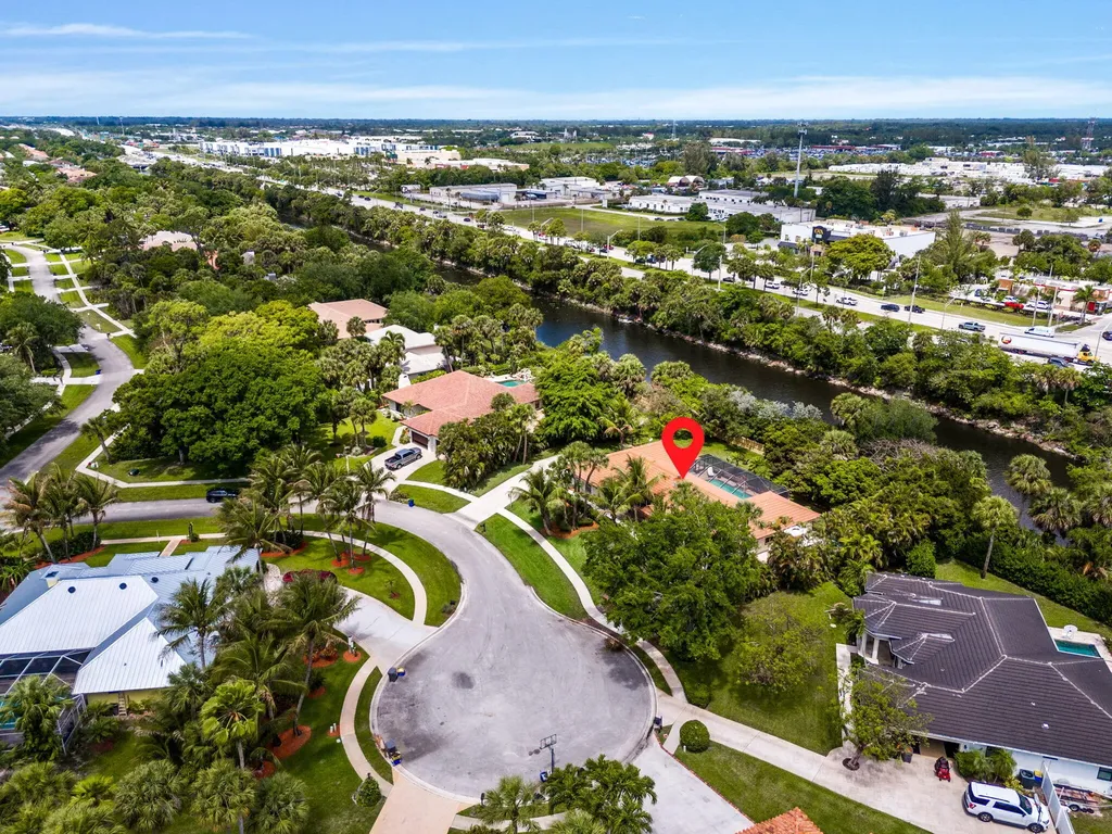 21 Whispering Oaks Circle West Palm Beach FL 33411