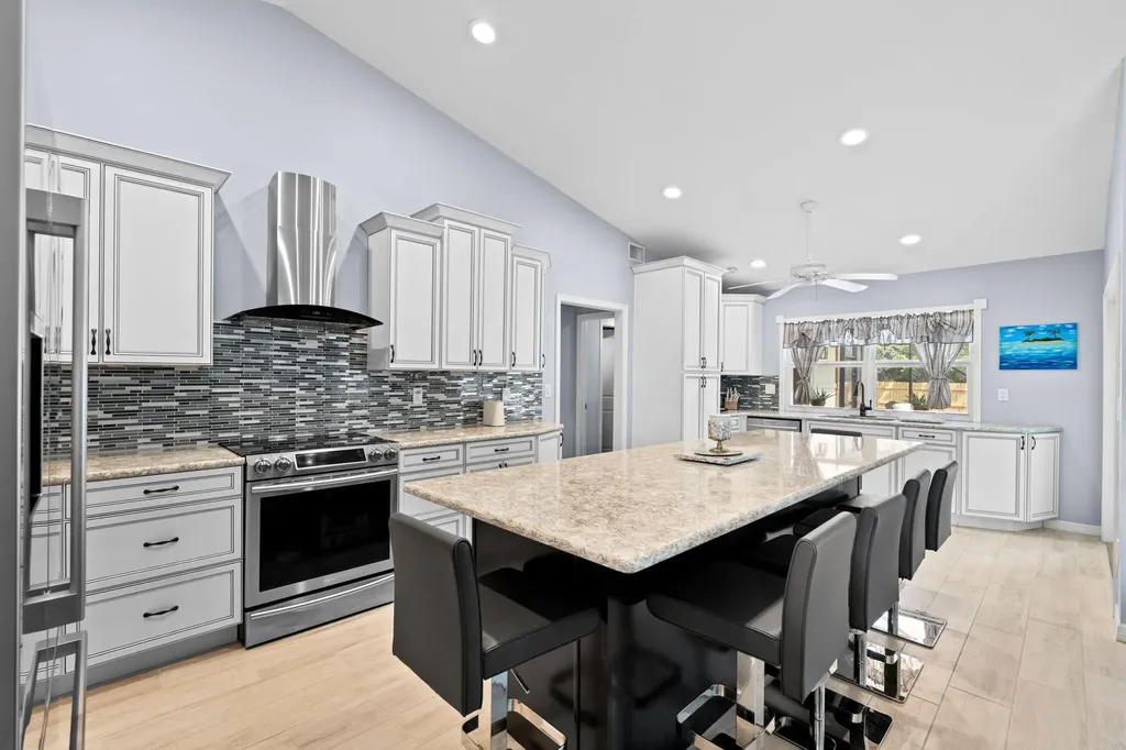 21 Whispering Oaks Circle West Palm Beach FL 33411