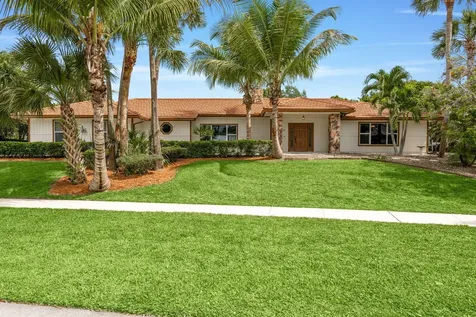 21 Whispering Oaks Circle West Palm Beach FL 33411