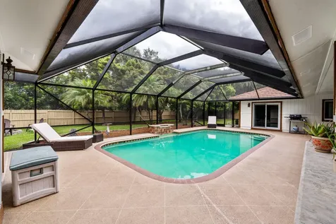 21 Whispering Oaks Circle West Palm Beach FL 33411