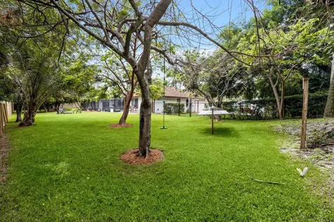 21 Whispering Oaks Circle West Palm Beach FL 33411