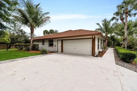 21 Whispering Oaks Circle West Palm Beach FL 33411