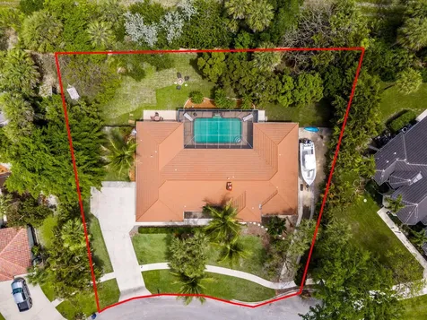 21 Whispering Oaks Circle West Palm Beach FL 33411