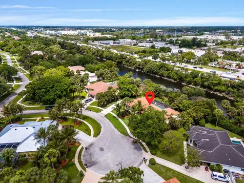 21 Whispering Oaks Circle West Palm Beach FL 33411