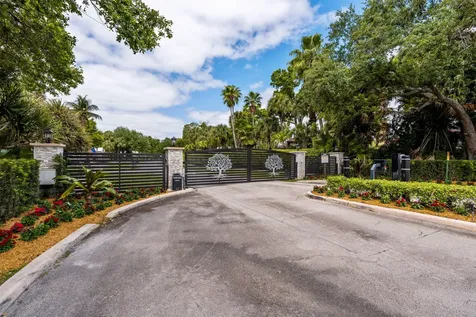 21 Whispering Oaks Circle West Palm Beach FL 33411