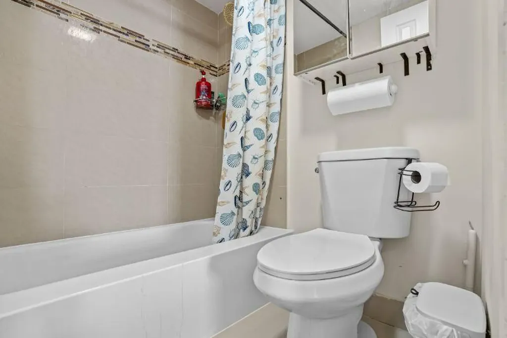 3675 N Country Club Drive Aventura FL 33180