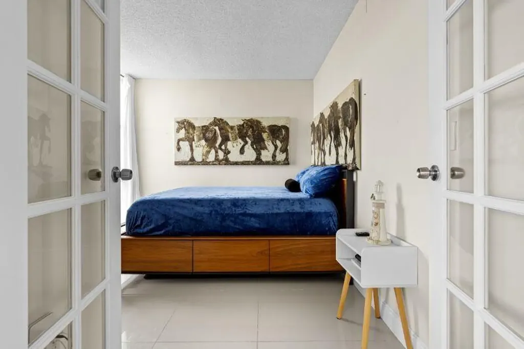 3675 N Country Club Drive Aventura FL 33180