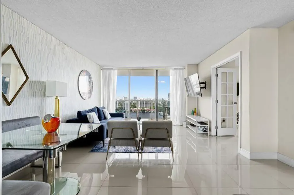 3675 N Country Club Drive Aventura FL 33180