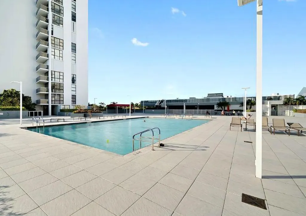 3675 N Country Club Drive Aventura FL 33180