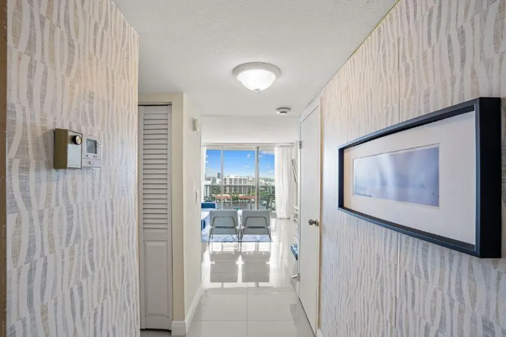 3675 N Country Club Drive Aventura FL 33180