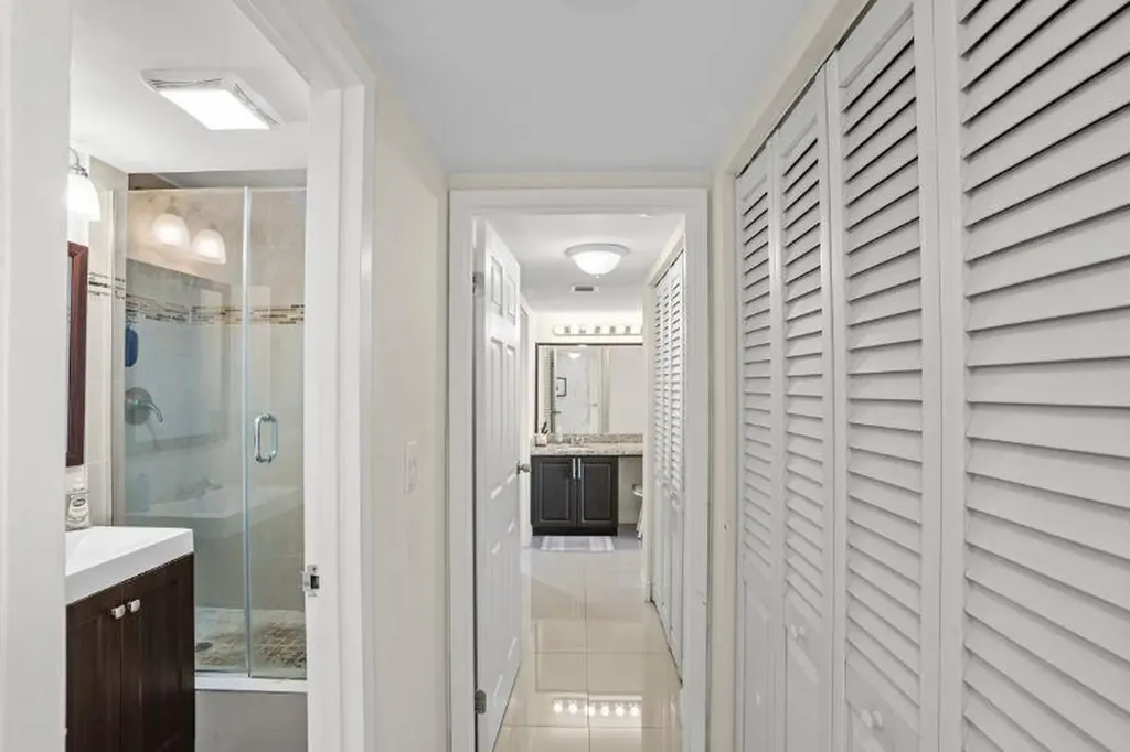 3675 N Country Club Drive Aventura FL 33180