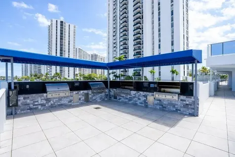 3675 N Country Club Drive Aventura FL 33180
