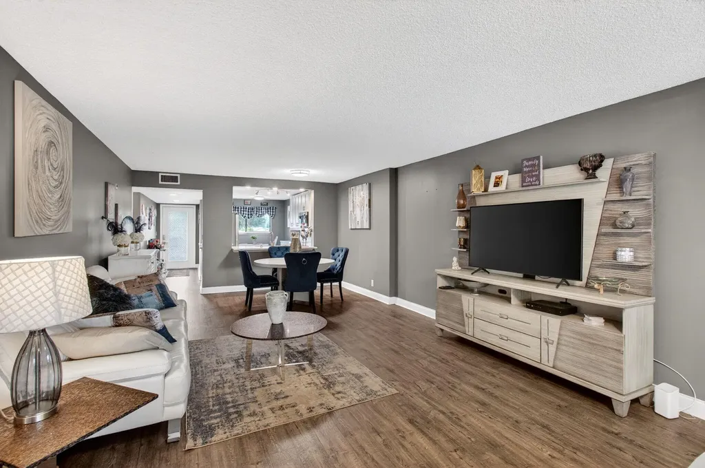 5550 Witney Drive Delray Beach FL 33484