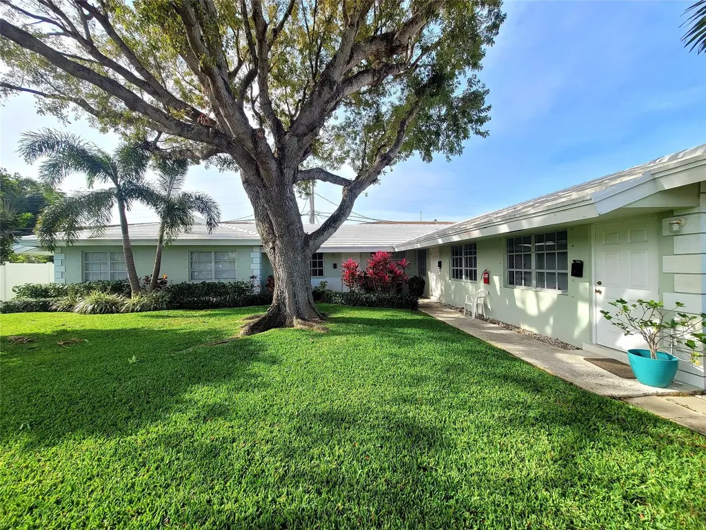 2120 NE 41st Street Lighthouse Point FL 33064