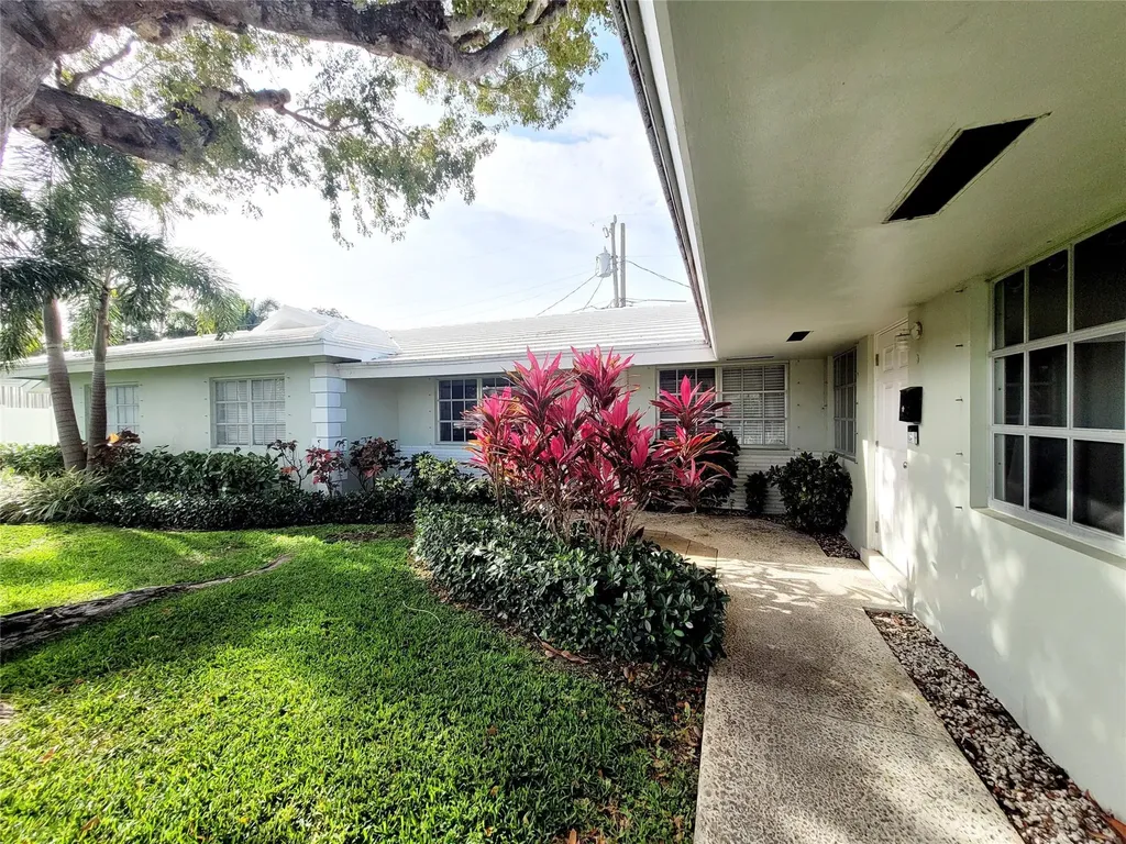 2120 NE 41st Street Lighthouse Point FL 33064