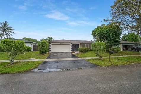 8270 NW 66th Terrace Tamarac FL 33321