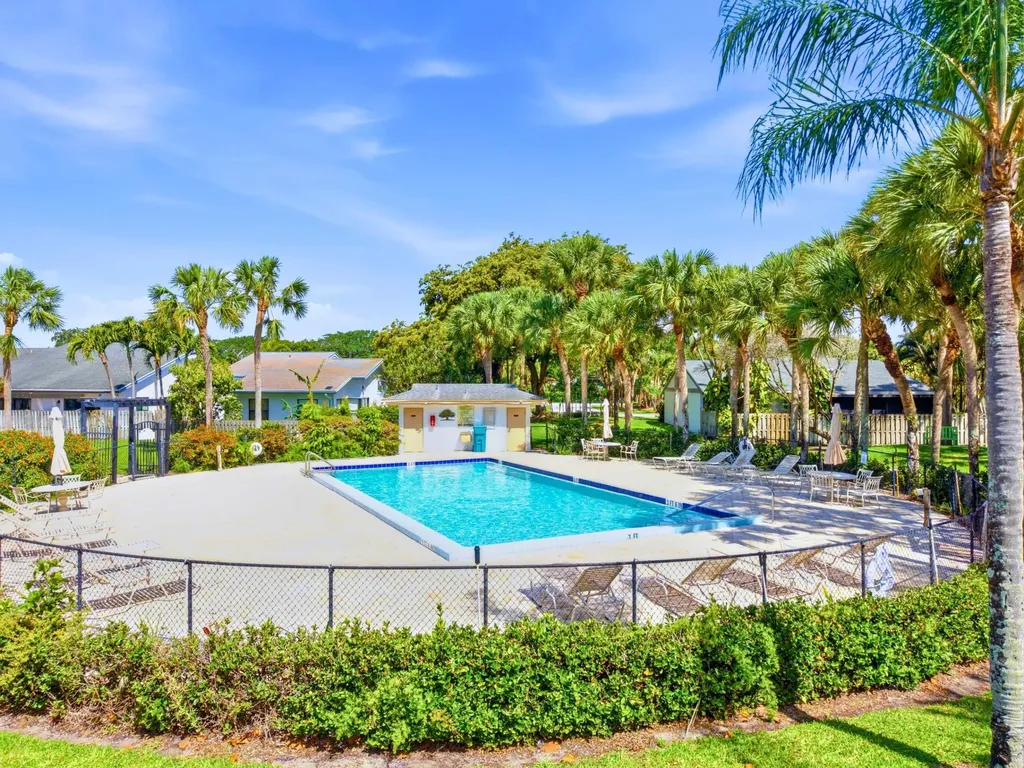 56 Baytree Circle Boynton Beach FL 33436