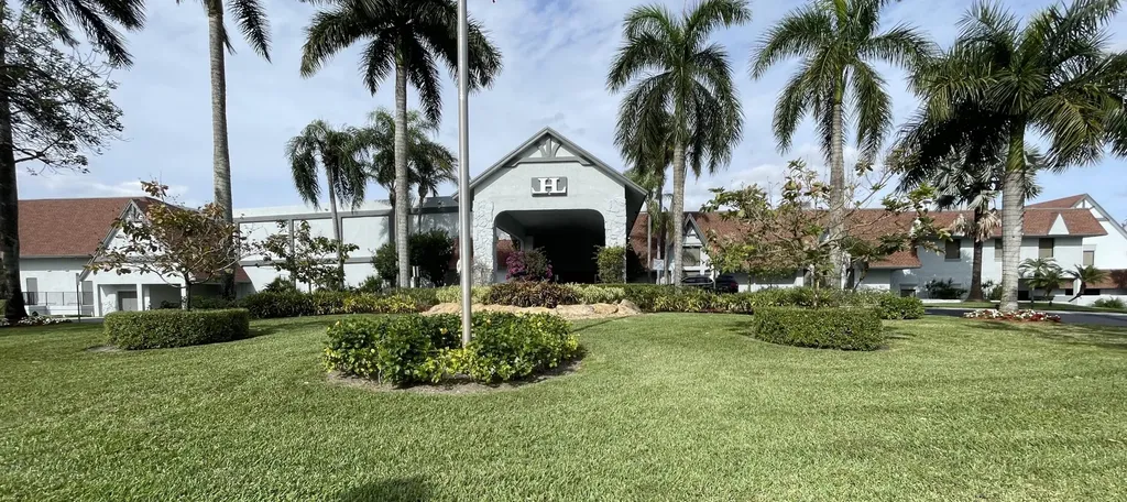 7006 Huntington Lane Delray Beach FL 33446