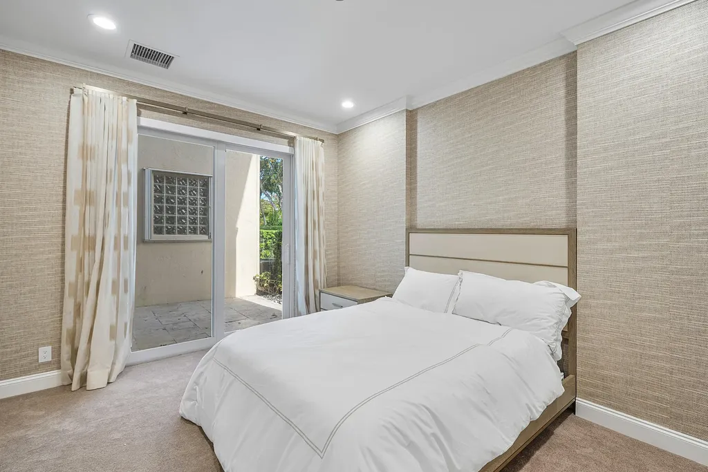 8927 Oakland Hills Drive Delray Beach FL 33446