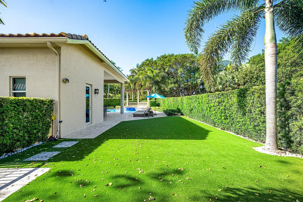 8927 Oakland Hills Drive Delray Beach FL 33446