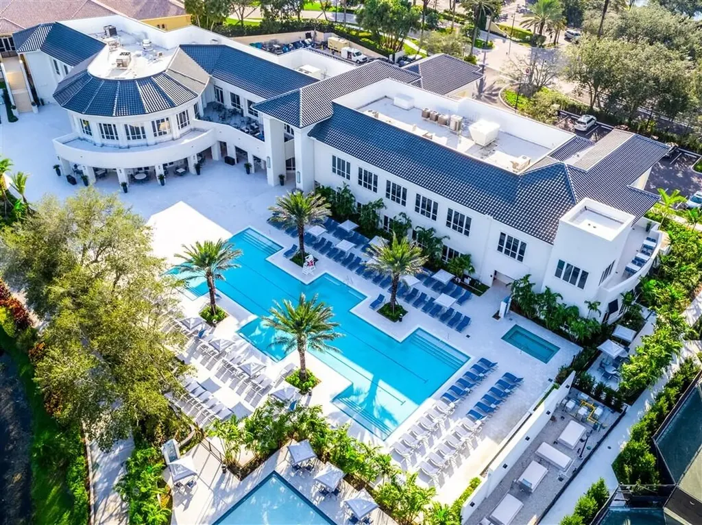 8927 Oakland Hills Drive Delray Beach FL 33446