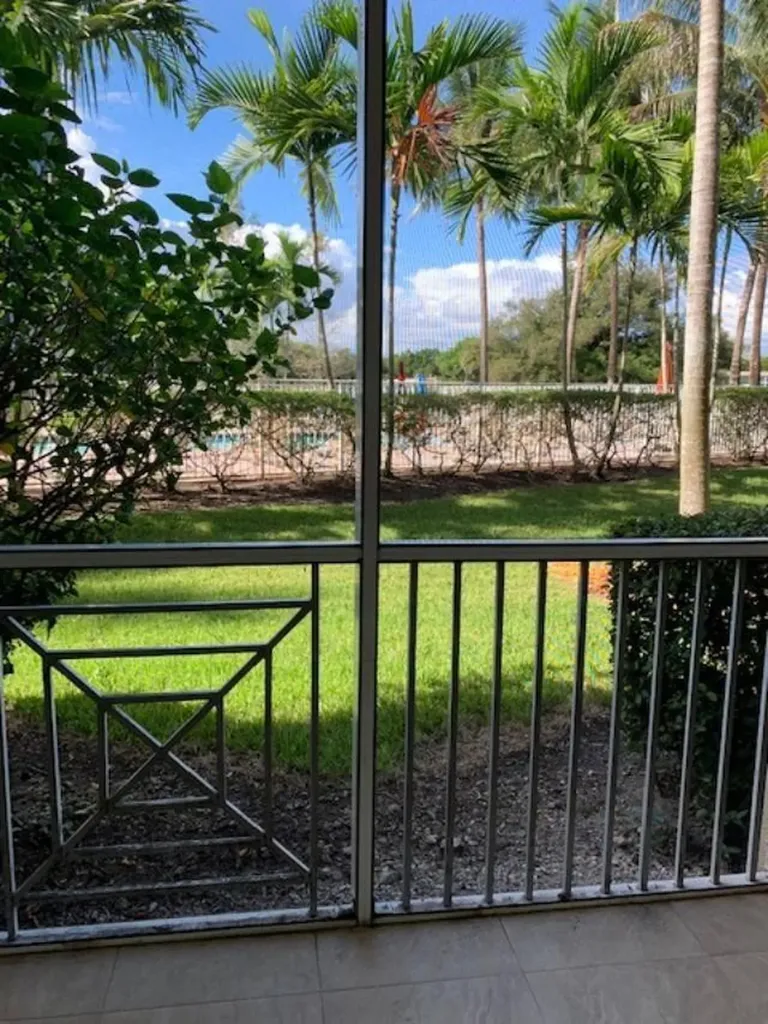 3500 Oaks Clubhouse Drive Pompano Beach FL 33069