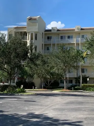 3500 Oaks Clubhouse Drive Pompano Beach FL 33069