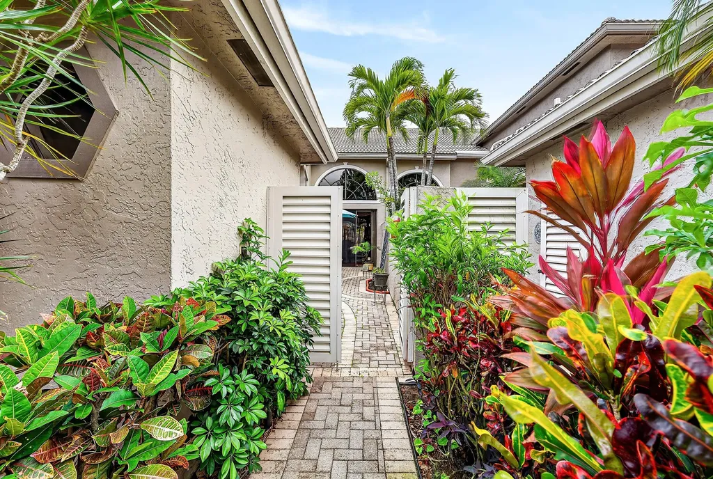 5315 Monterey Circle Delray Beach FL 33484