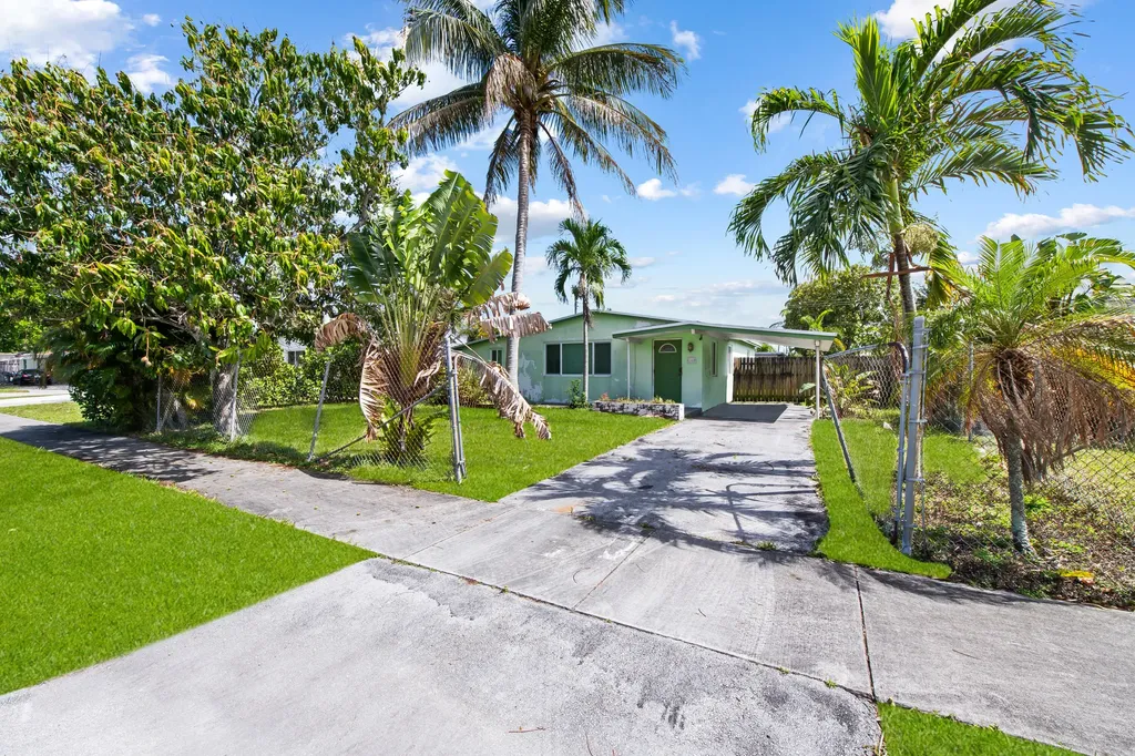 160 NE 60th Street Oakland Park FL 33334