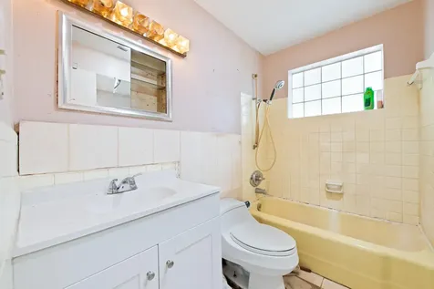 160 NE 60th Street Oakland Park FL 33334