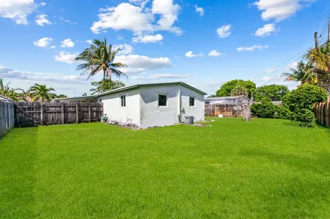160 NE 60th Street Oakland Park FL 33334