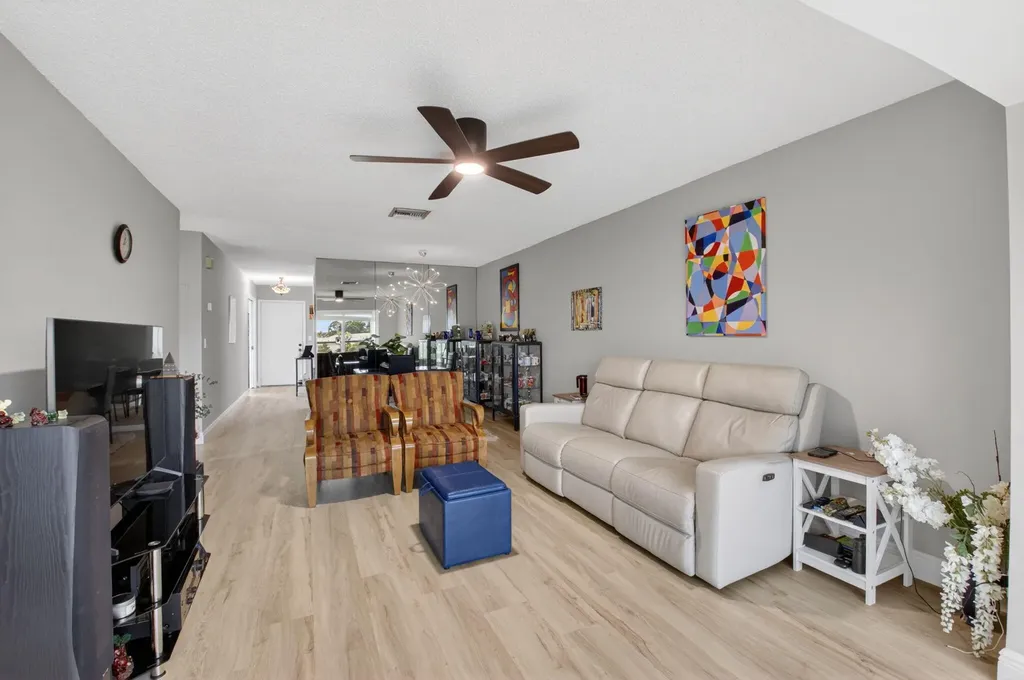 13765 Flora Place Delray Beach FL 33484