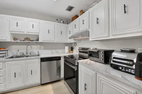 13765 Flora Place Delray Beach FL 33484