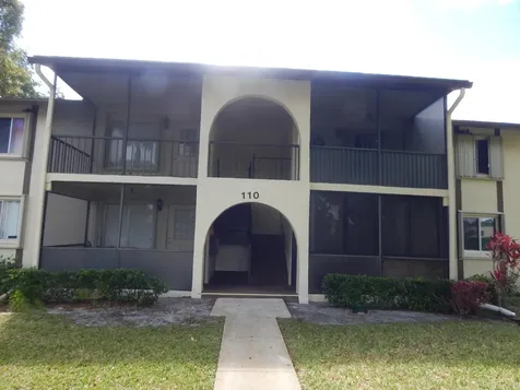 110 Lake Pine Circle Greenacres FL 33463