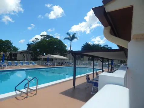 110 Lake Pine Circle Greenacres FL 33463